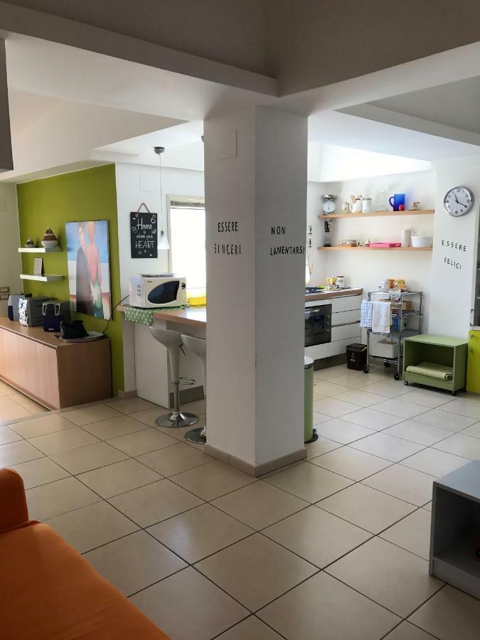 Apartamento Attico Delle Pomelie Santa Teresa Di Riva Exterior foto